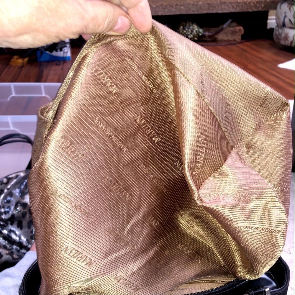 New Orleans here we come! Collectibles!! - Picture 5 of 8